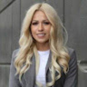 Meet your Posher, Elvia